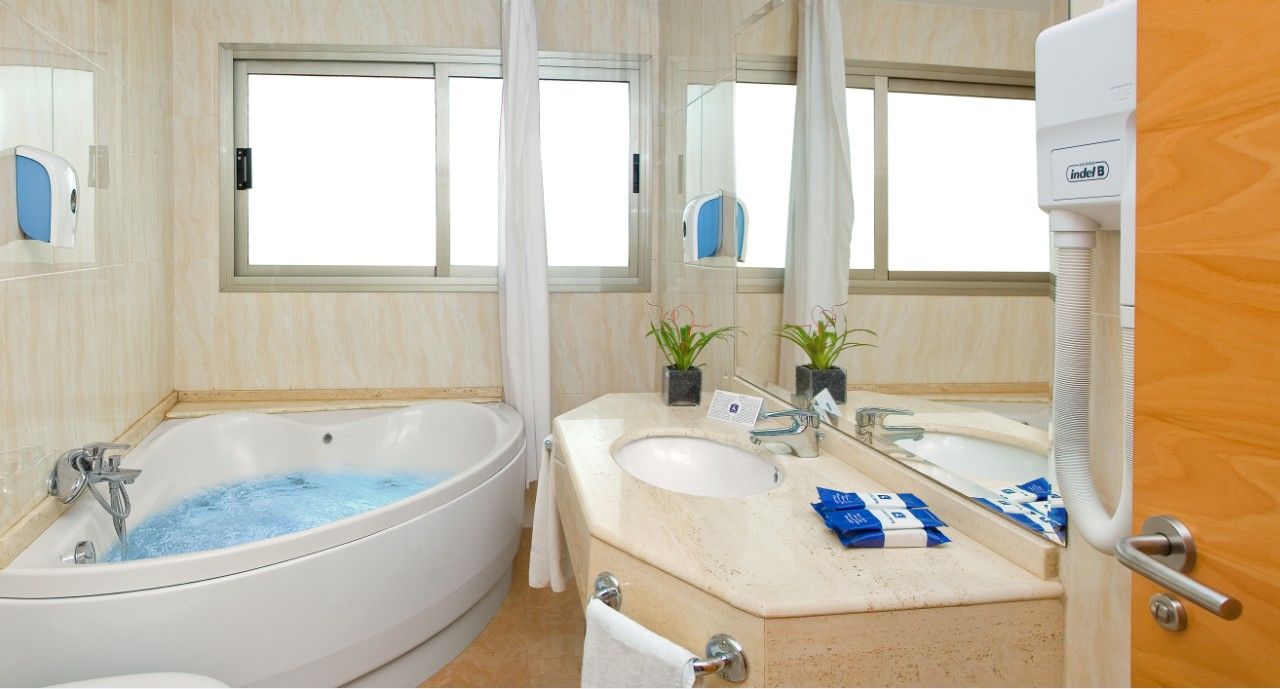 Hotel Rh Gijon & Spa Gandia Exterior photo